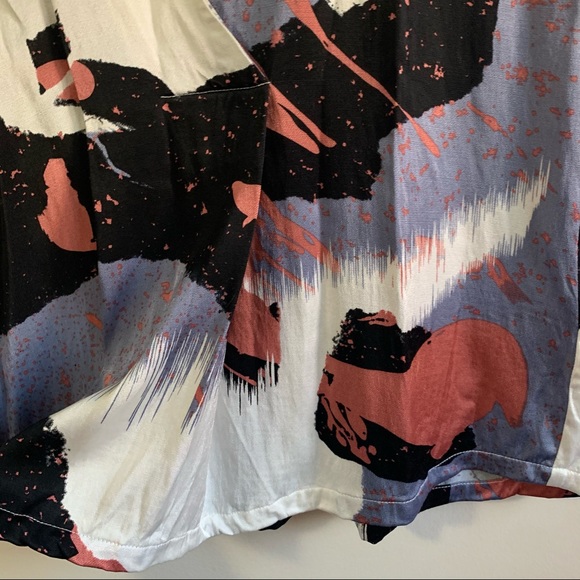 Minimum Abstract Print Sleeveless Top - Picture 4 of 6